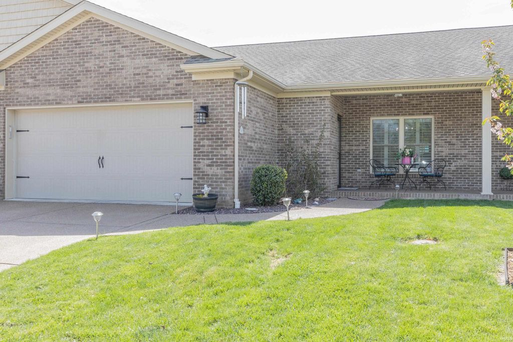 5023 Paddock Drive, Evansville, IN 47715