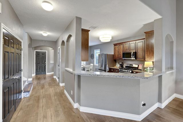 4618 Legends Bay Drive, Baytown, TX 77523