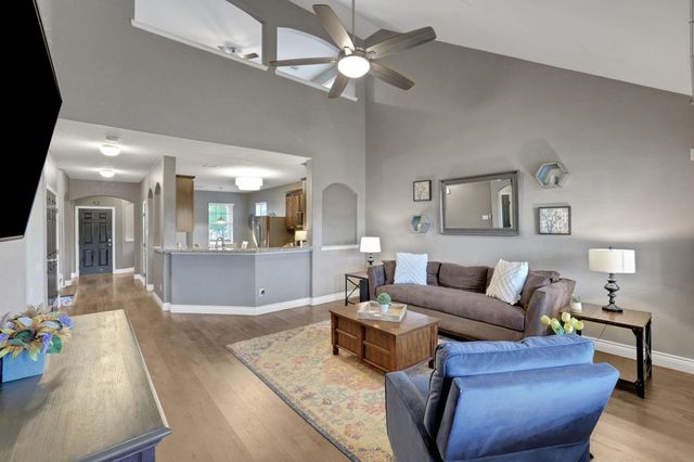 4618 Legends Bay Drive, Baytown, TX 77523