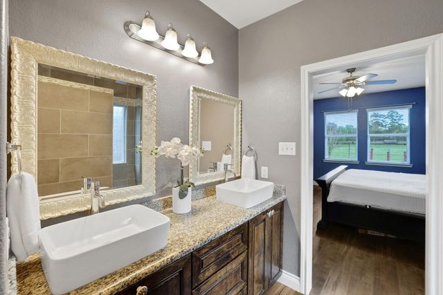 4618 Legends Bay Drive, Baytown, TX 77523