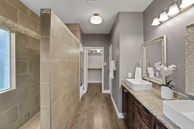 4618 Legends Bay Drive, Baytown, TX 77523