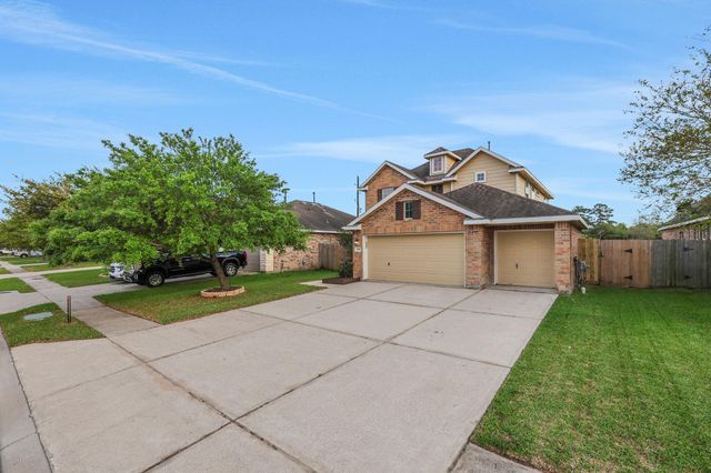 4618 Legends Bay Drive, Baytown, TX 77523