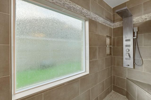 4618 Legends Bay Drive, Baytown, TX 77523