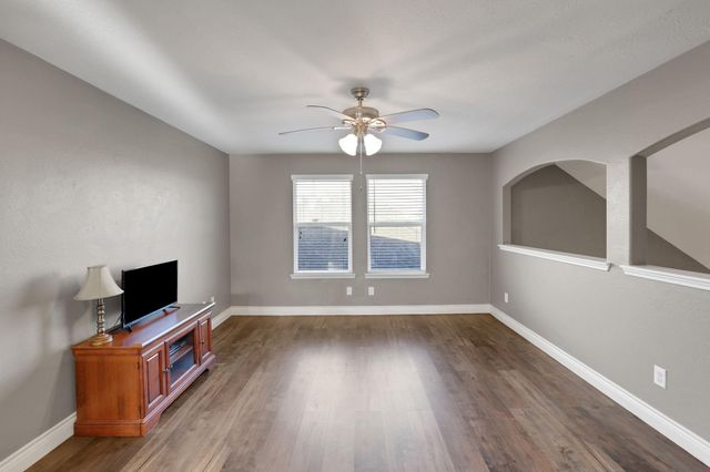 4618 Legends Bay Drive, Baytown, TX 77523