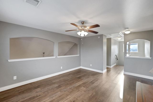 4618 Legends Bay Drive, Baytown, TX 77523