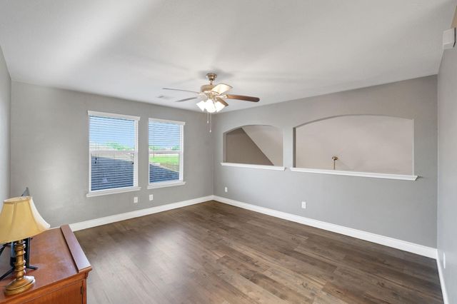 4618 Legends Bay Drive, Baytown, TX 77523