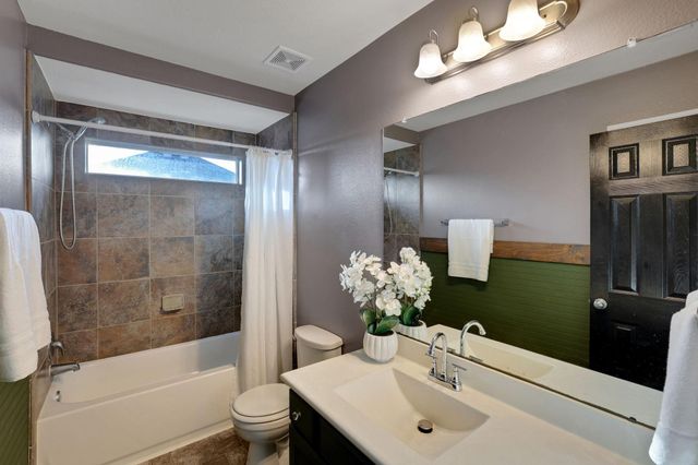 4618 Legends Bay Drive, Baytown, TX 77523