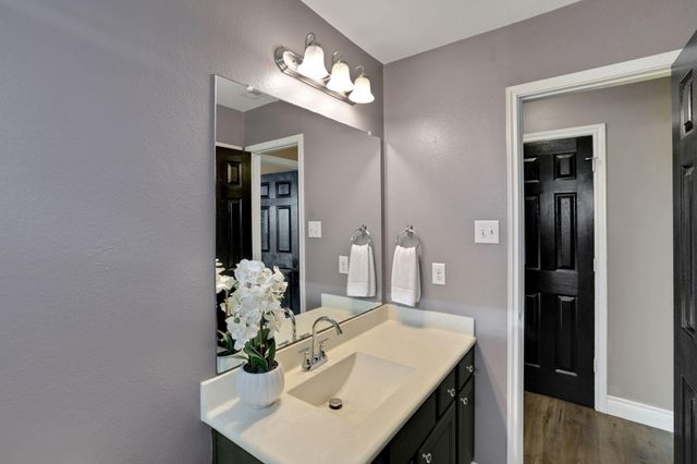 4618 Legends Bay Drive, Baytown, TX 77523