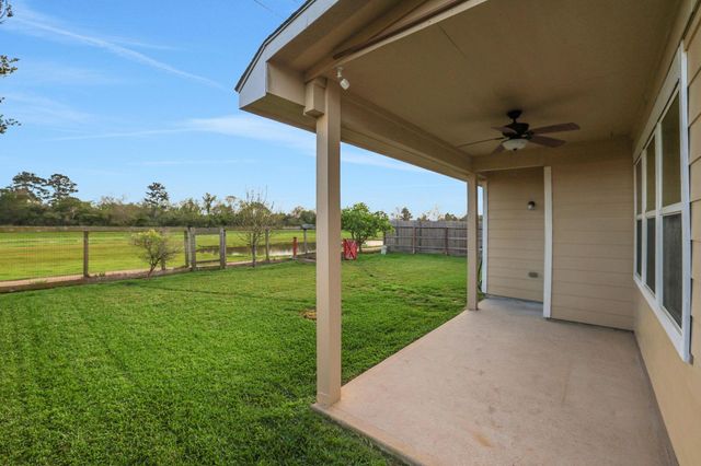 4618 Legends Bay Drive, Baytown, TX 77523