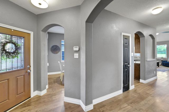 4618 Legends Bay Drive, Baytown, TX 77523