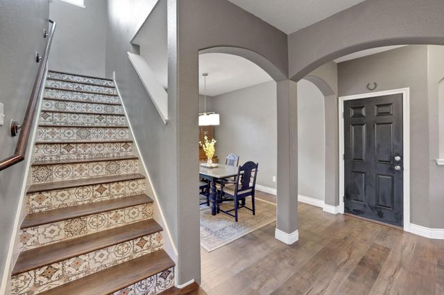 4618 Legends Bay Drive, Baytown, TX 77523