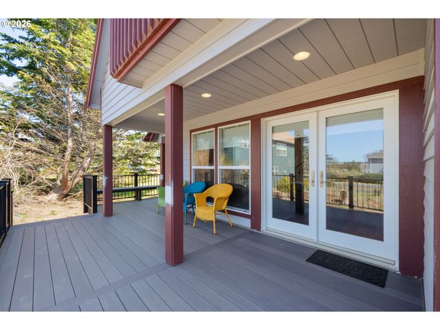17460 OLD PACIFIC Hwy, Rockaway Beach, OR 97136
