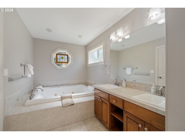 17460 OLD PACIFIC Hwy, Rockaway Beach, OR 97136