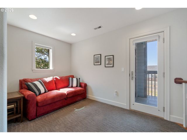 17460 OLD PACIFIC Hwy, Rockaway Beach, OR 97136