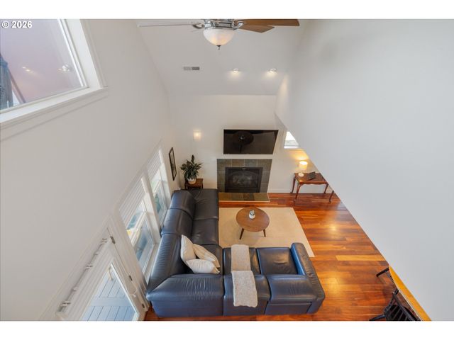 17460 OLD PACIFIC Hwy, Rockaway Beach, OR 97136