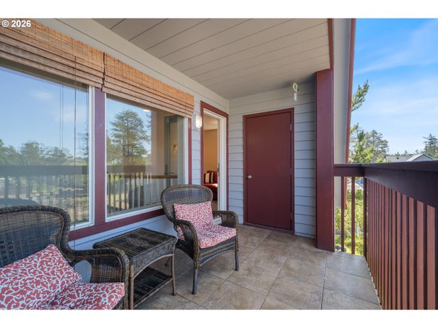 17460 OLD PACIFIC Hwy, Rockaway Beach, OR 97136