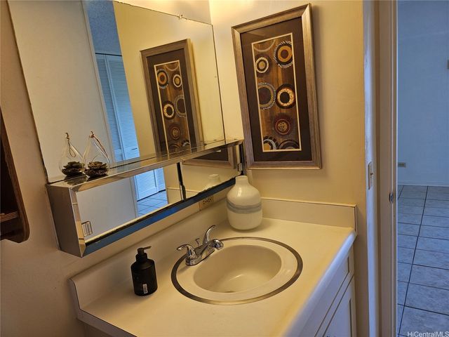 1516 Ward Avenue 701, Honolulu, HI 96822