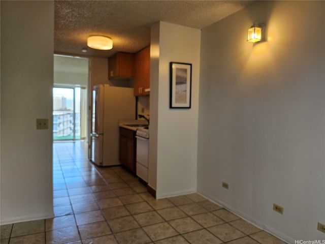 1516 Ward Avenue 701, Honolulu, HI 96822