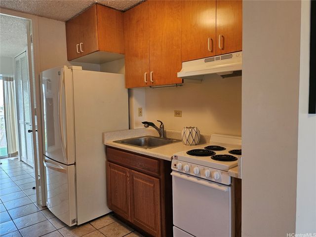 1516 Ward Avenue 701, Honolulu, HI 96822