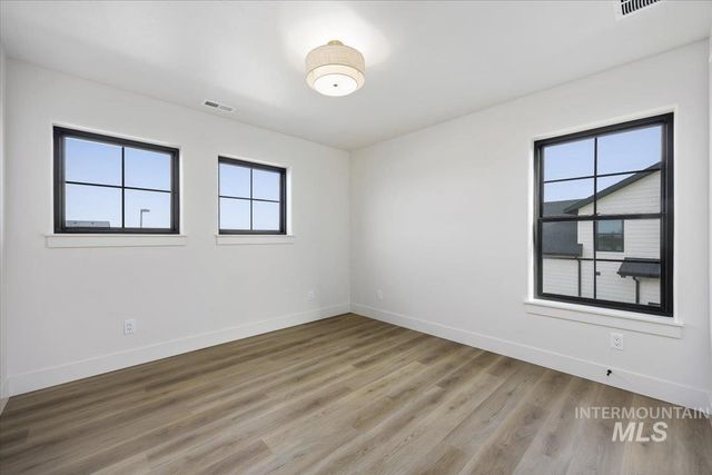 663 Canyon Crest Drive W, Twin Falls, ID 83301