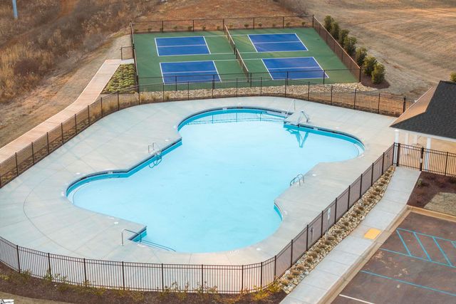 136 Poplarville Drive, Piedmont, SC 29673