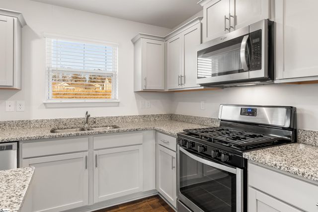 136 Poplarville Drive, Piedmont, SC 29673