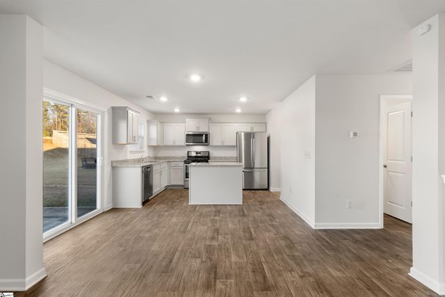 136 Poplarville Drive, Piedmont, SC 29673