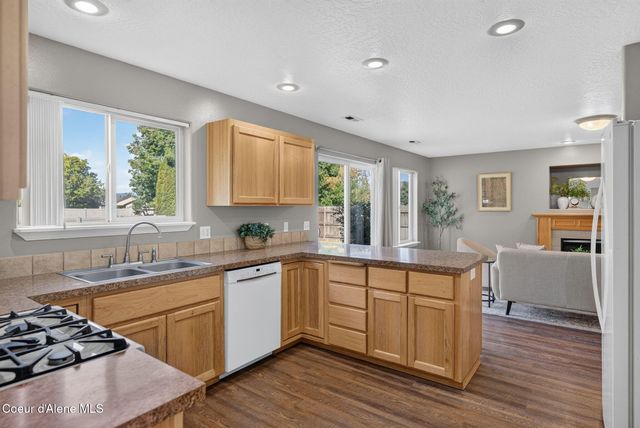 9190 N Torrey LN, Hayden, ID 83835
