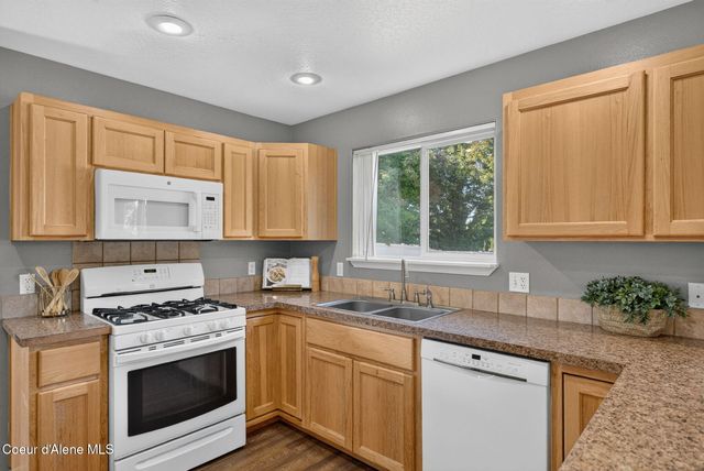 9190 N Torrey LN, Hayden, ID 83835