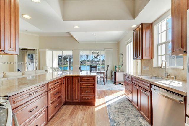 1349 Saint Lawrence Dr, Palm Beach Gardens, FL 33410