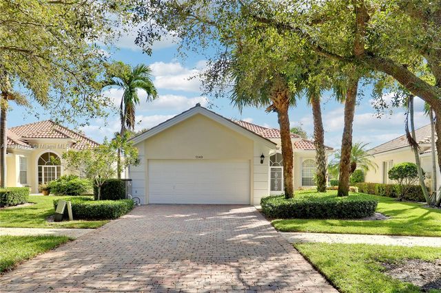 1349 Saint Lawrence Dr, Palm Beach Gardens, FL 33410