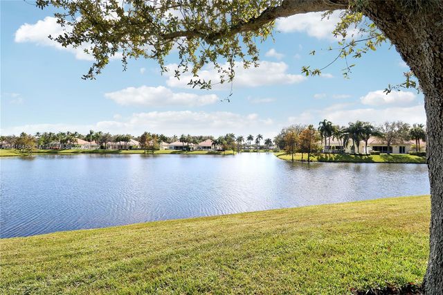 1349 Saint Lawrence Dr, Palm Beach Gardens, FL 33410