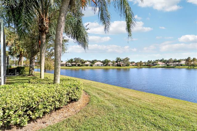 1349 Saint Lawrence Dr, Palm Beach Gardens, FL 33410