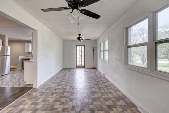 4094 Parkview Drive, Frontenac, KS 66763