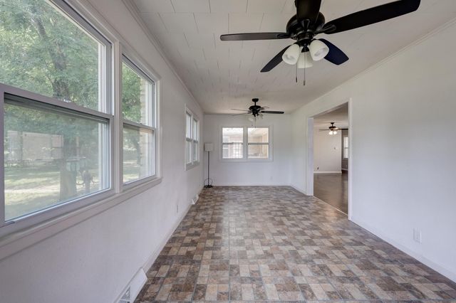 4094 Parkview Drive, Frontenac, KS 66763