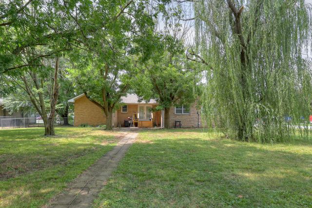 4094 Parkview Drive, Frontenac, KS 66763