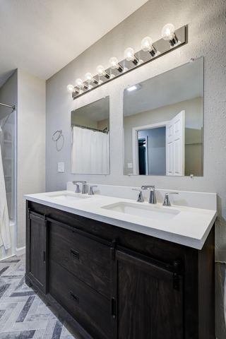 4094 Parkview Drive, Frontenac, KS 66763