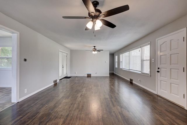 4094 Parkview Drive, Frontenac, KS 66763