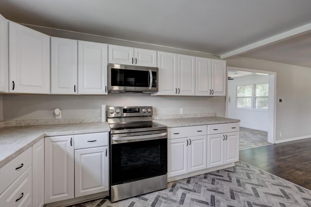 4094 Parkview Drive, Frontenac, KS 66763