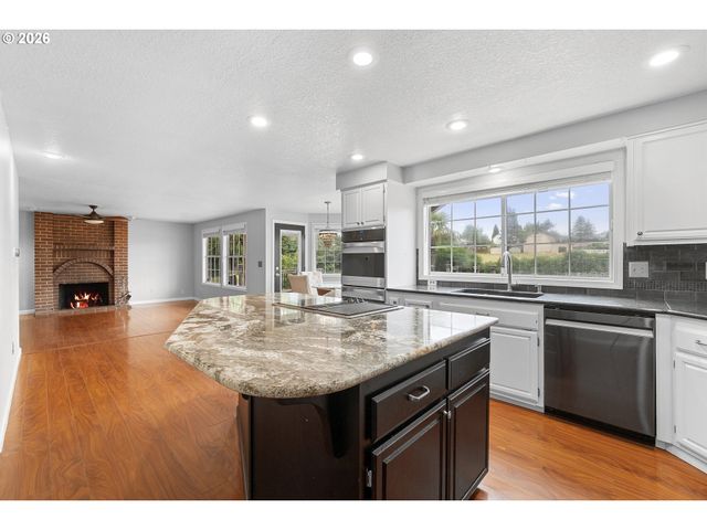 2607 Sw PLEASANT VIEW Dr, Gresham, OR 97080