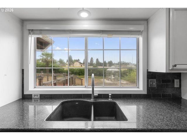 2607 Sw PLEASANT VIEW Dr, Gresham, OR 97080