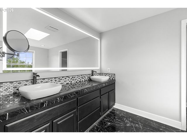 2607 Sw PLEASANT VIEW Dr, Gresham, OR 97080