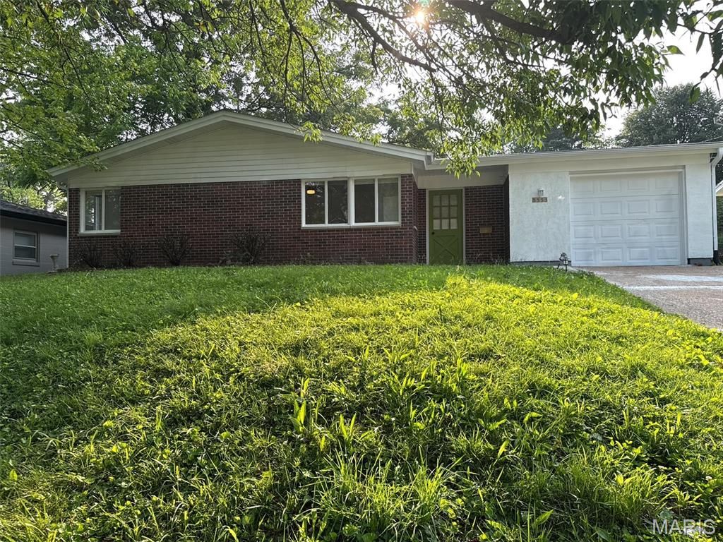 3553 McKibbon Road, St Louis, MO 63114