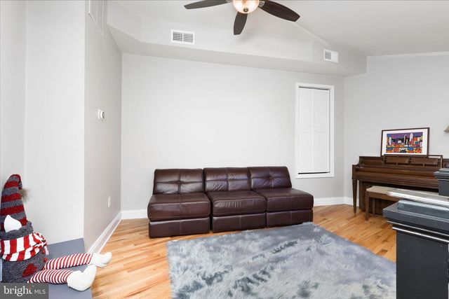 435 RHODE ISLAND AVE NW, Washington, DC 20001