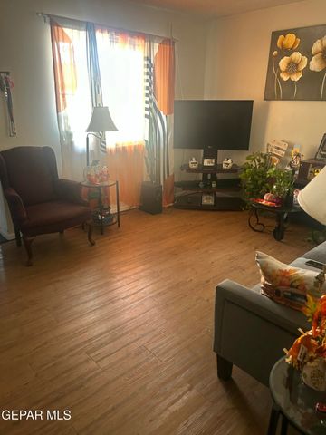 1263 N N.Cotton Street, El Paso, TX 79902