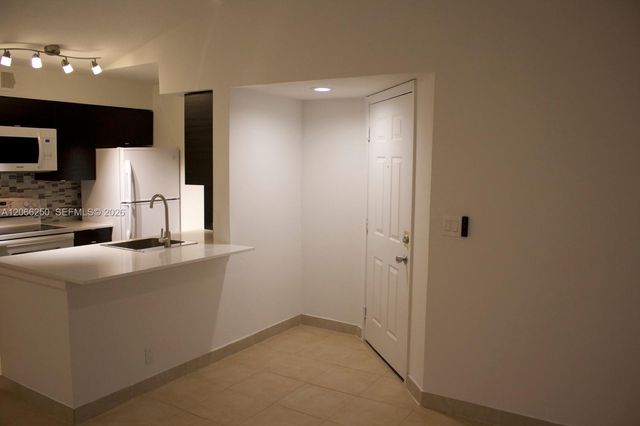 2826 S University Drive 3203, Davie, FL 33328