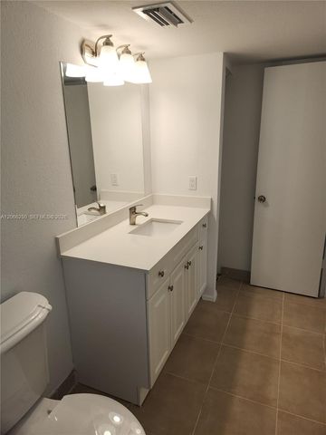 2826 S University Drive 3203, Davie, FL 33328