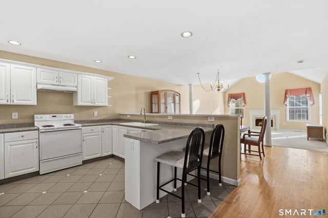 31 Saint George Place 31, Newtown, CT 06482