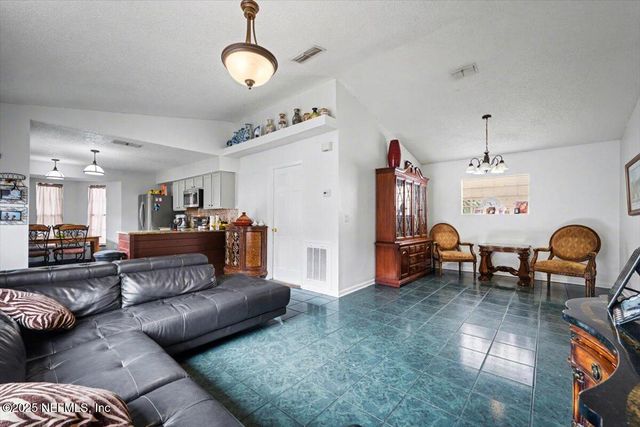 2529 AMERICAS CUP Circle E, Jacksonville, FL 32233