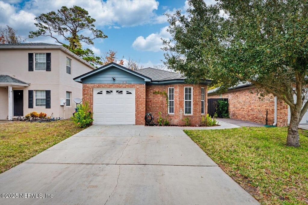 2529 AMERICAS CUP Circle E, Jacksonville, FL 32233